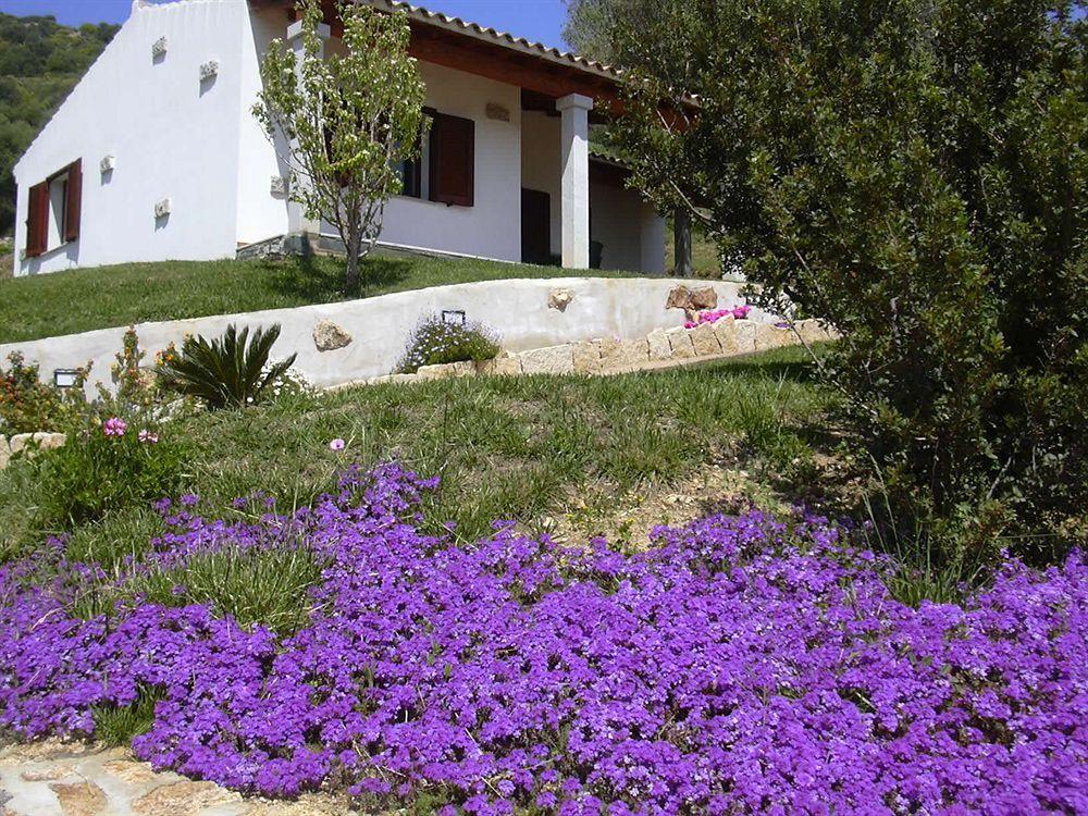 Hotel Lu Baroni Budoni Exterior photo