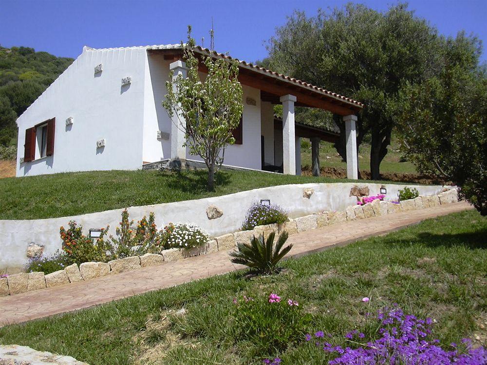 Hotel Lu Baroni Budoni Exterior photo